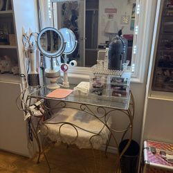 Vanity, Vanity Chair & Mirror