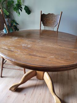 Free round table and chairs