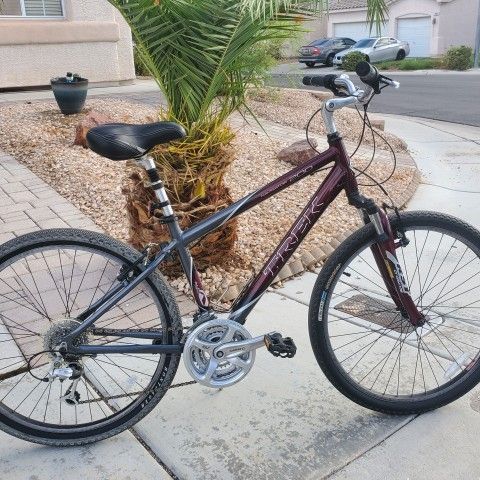 TREK NAVIGATOR 200 ALUMINUM 24 SPEED HYBRID COMFORT BIKE 26 INCH for Sale in Las Vegas NV OfferUp