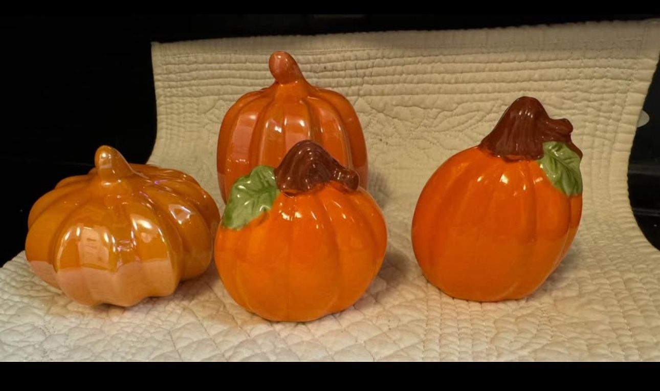 Thanksgiving/Fall Glass Decor Pumpkins & S/P Shakers