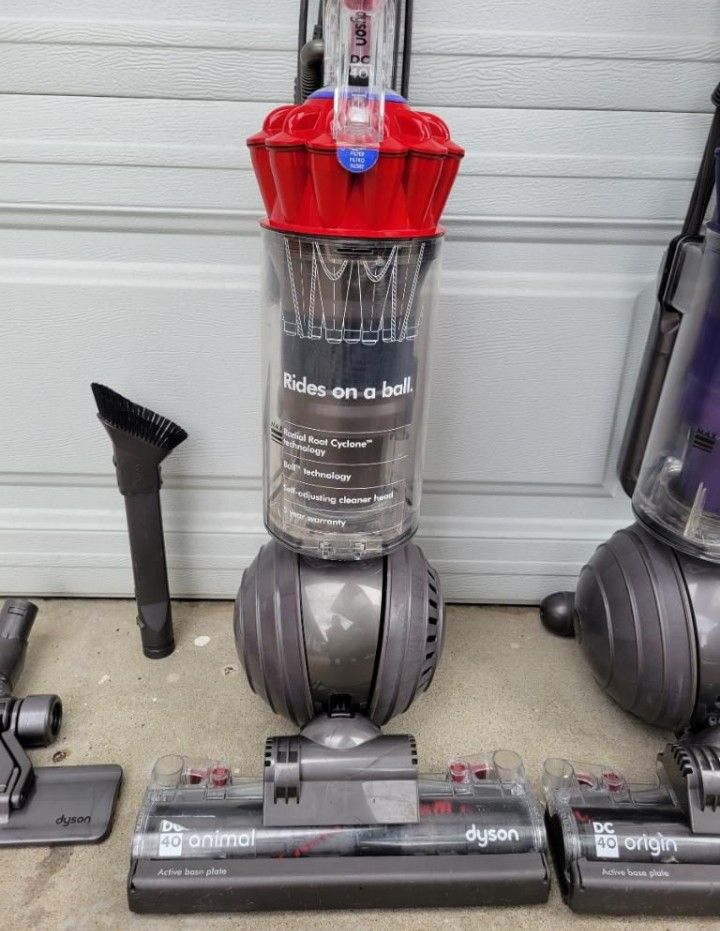 Dyson Vacuum Ball PET CAT & DOG Bagless Upright Vacuum Cleaner With