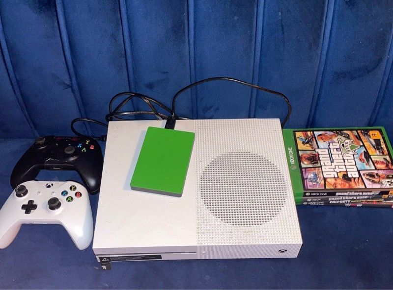 xbox one s am giving it out to bless someone who first wish me happy wedding anniversary on my cellphone number now  707^340^9916