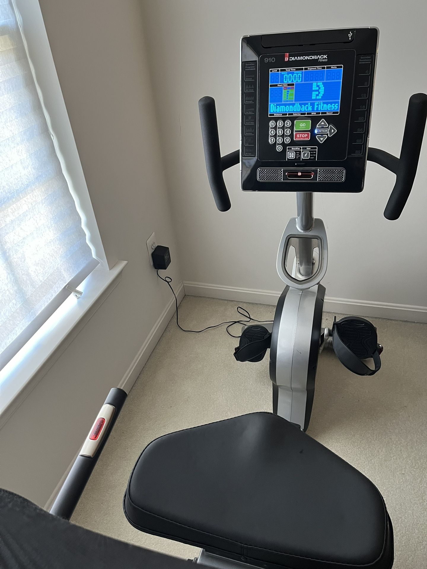910SR Diamondback Recumbent Exercise Bike