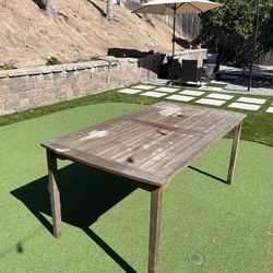 CURB ALERT-FREE  Outdoor dining table