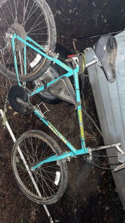 Huffy Sequoia 18 Speed Mountain Bike 