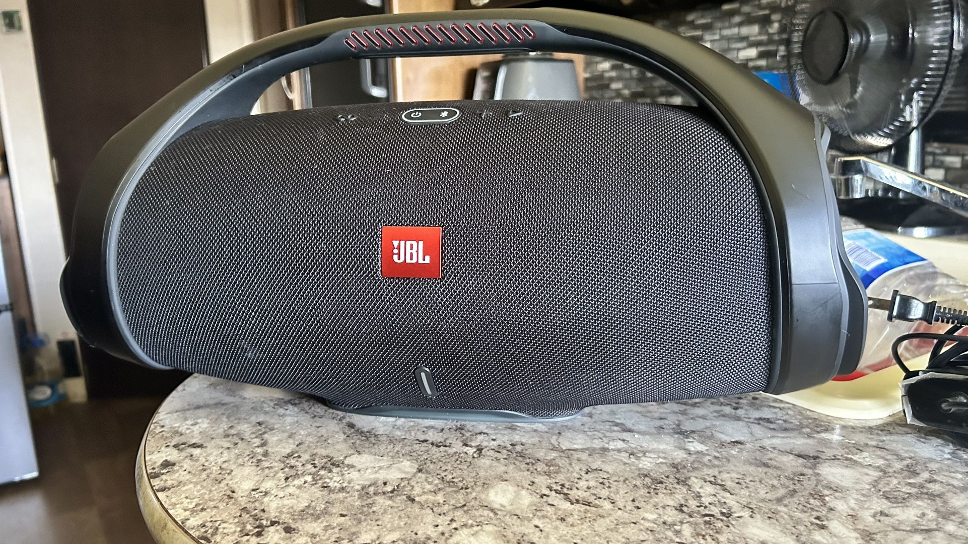 Jbl boombox 2