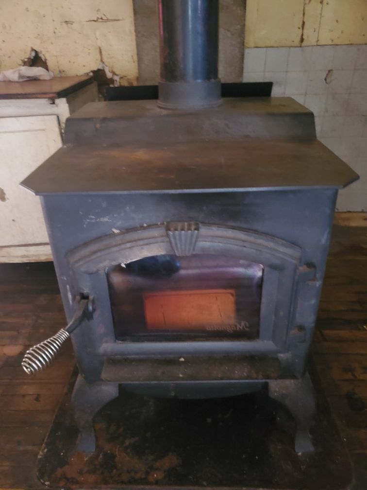 Wood burning stove