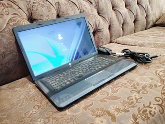 Laptop HP-15-2000-AMD-E300R-8gb ram-80gb HD SSD solid-go-od for stud-ents.