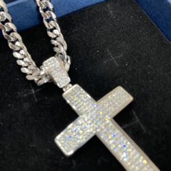 Diamond Cross Pendant 