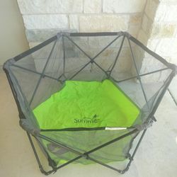 Infant pop and play portable playard