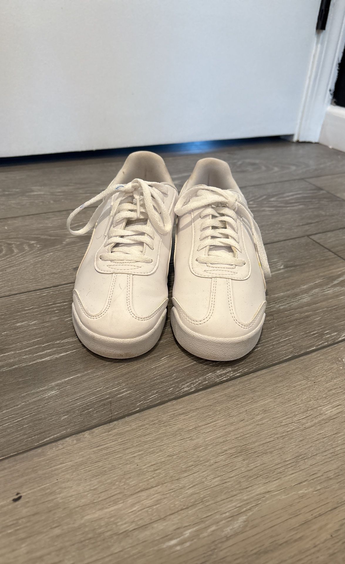 White Pumas