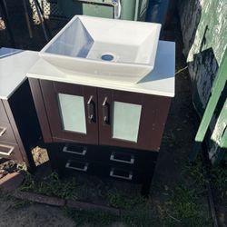 Sink With Faucet 23x18