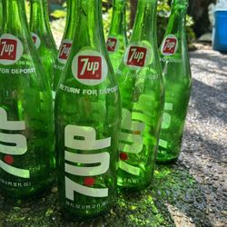 Antique 1 Pint 7up Bottles