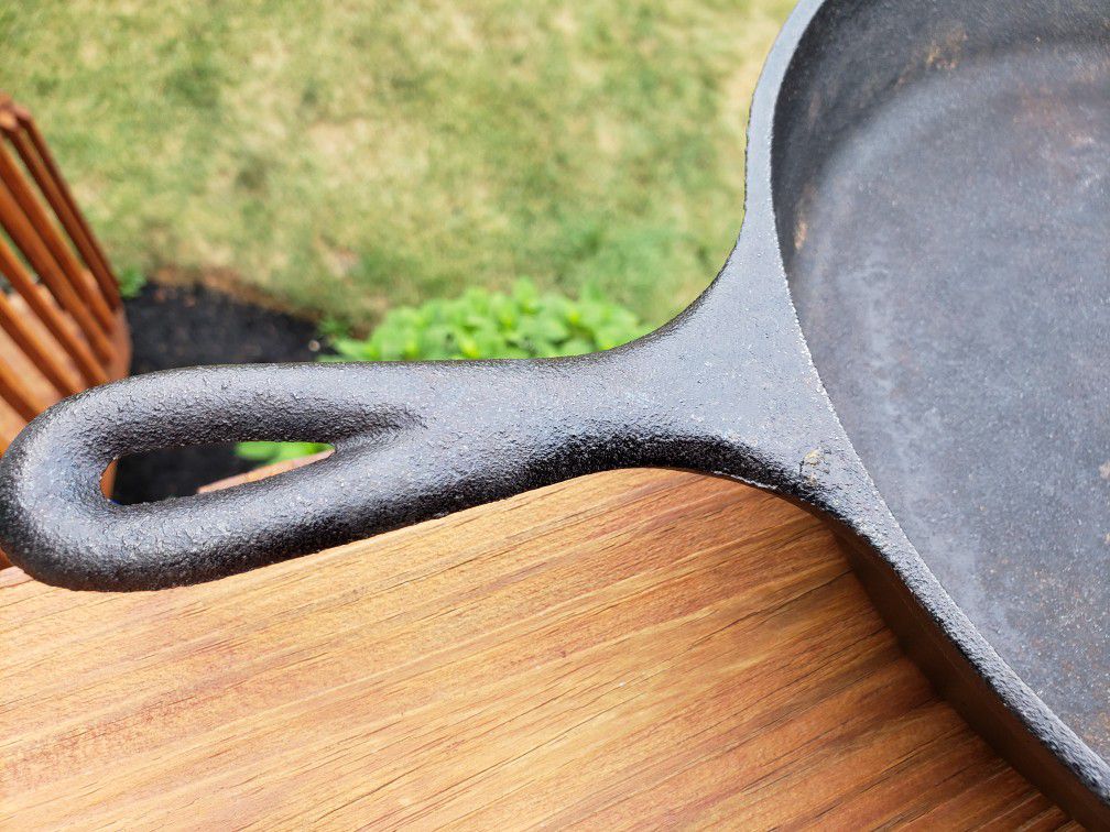 Cast Iron Cookware Lodge 12 USA 8SK Skillet (#37) – TheDepot