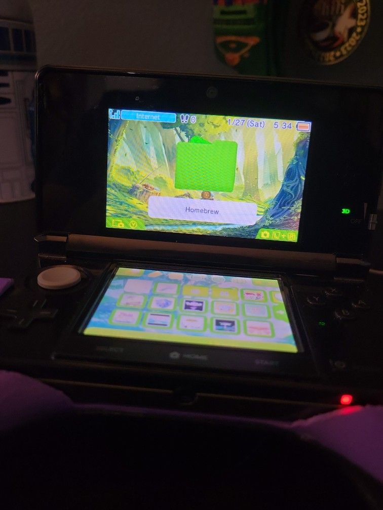 Unlocked Nintendo 3DS with 3d Printed Grip