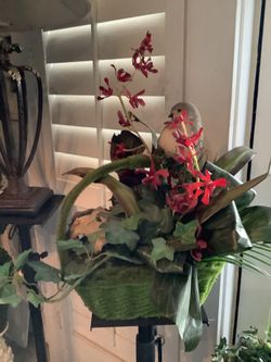 Artificial Plants, Flower Arrangements & Topiary’s