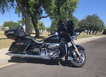 2018 Harley Davidson Ultra Limited 4000 Miles Zombie Baffles
