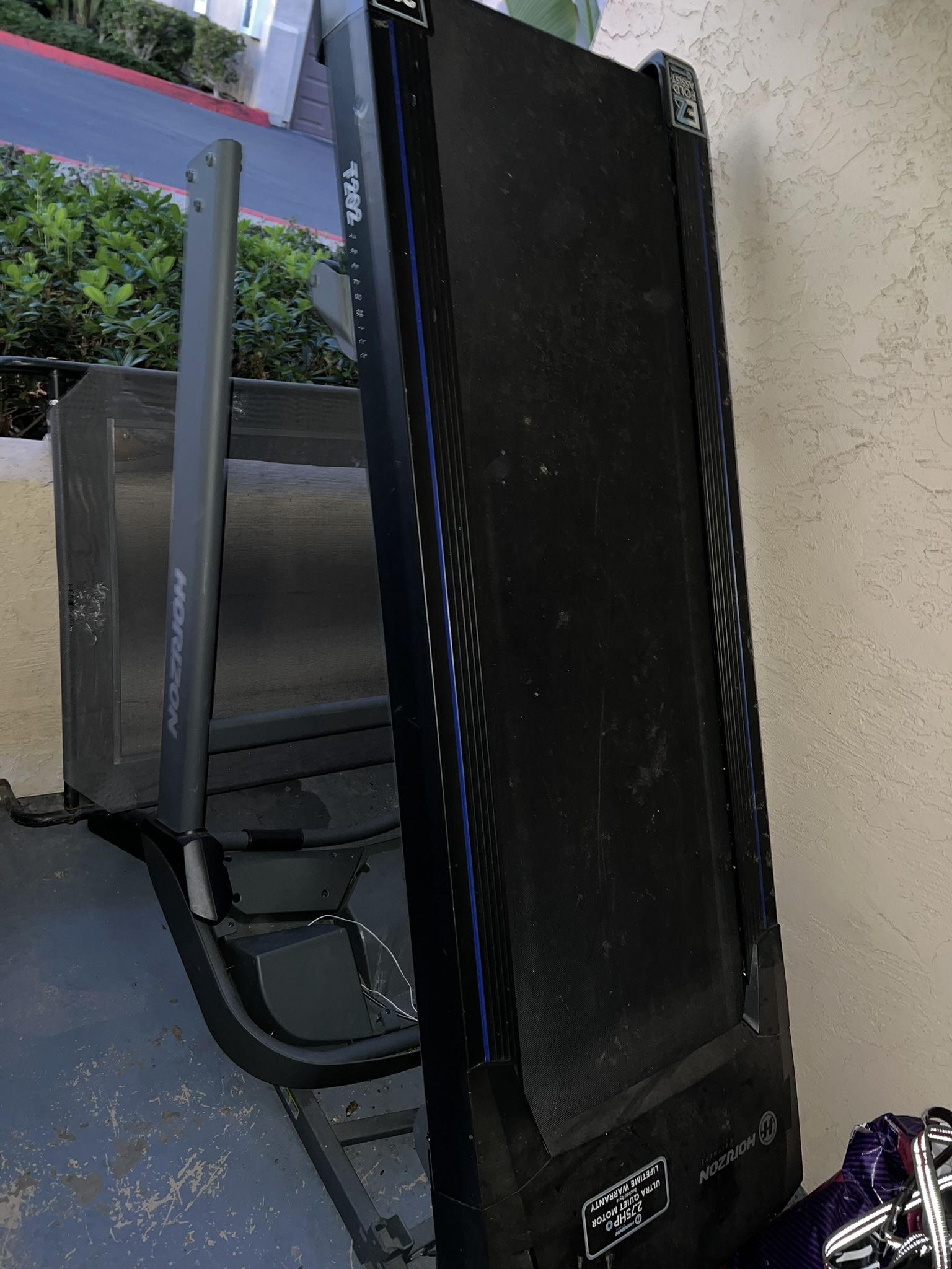 Horizon Fitness T202 treadmill 60”x20”