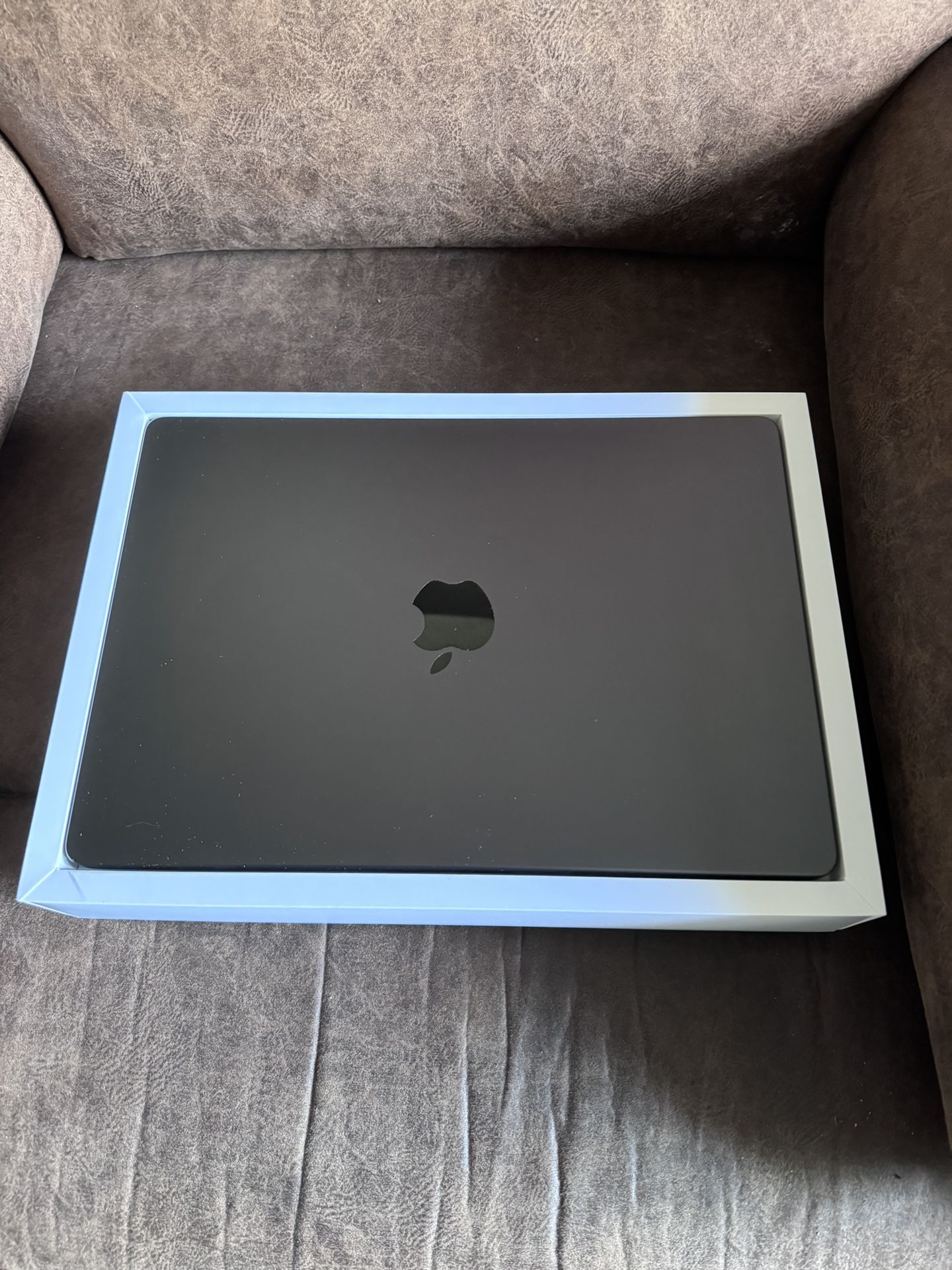 Apple - MacBook Pro 14" Laptop - M3 Pro chip 
