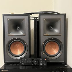 Home Stereo Receiver And Speakers