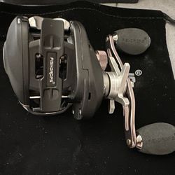 New Fishing Reel