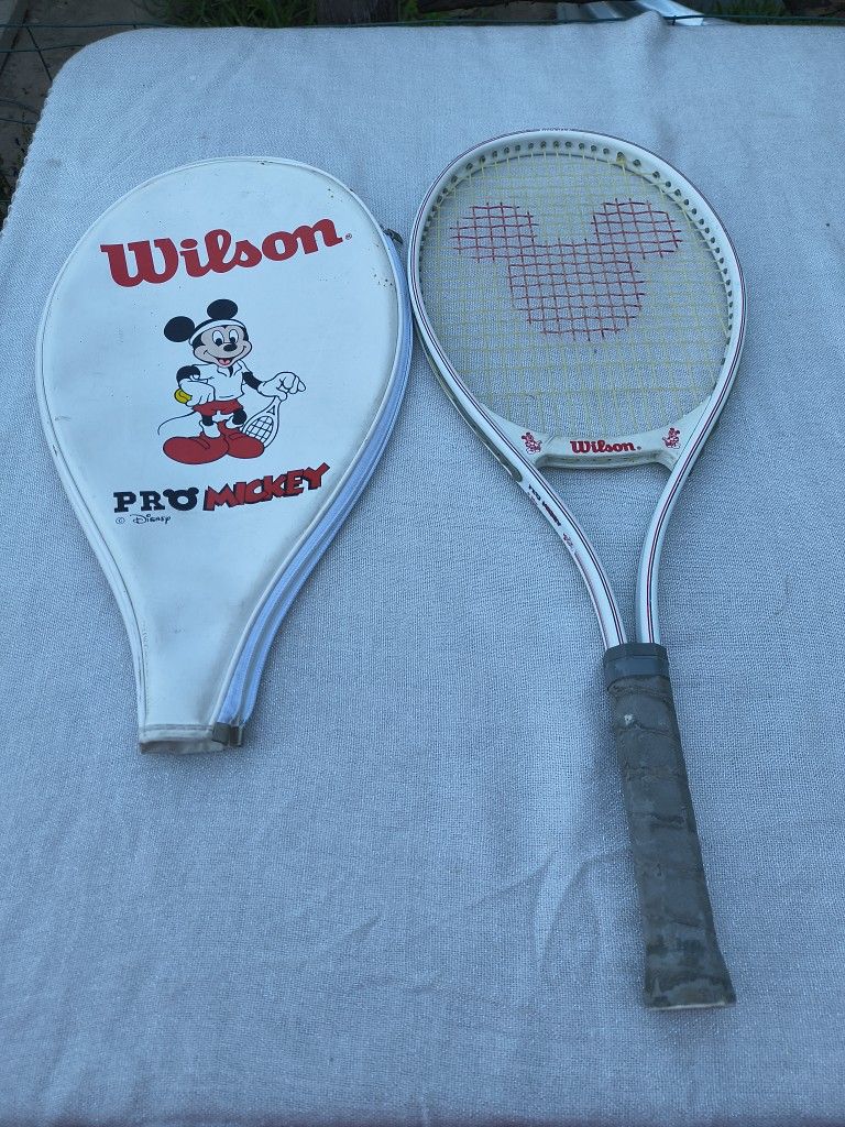 Vintage Wilson Disney Pro Mickey Mouse Midsize 4 Tennis Racket.