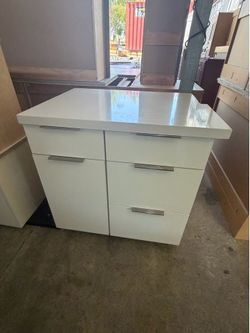 Kitchen cabinets