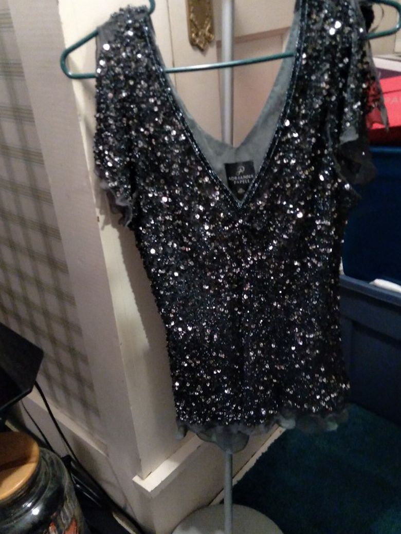 Sequin Top Size Xl But Fits Like a Medium