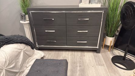 6-Drawer Dresser