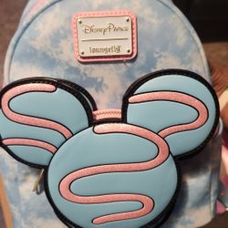 Disney Park Lounge Fly 