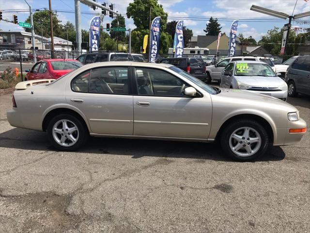 1999 Nissan Maxima