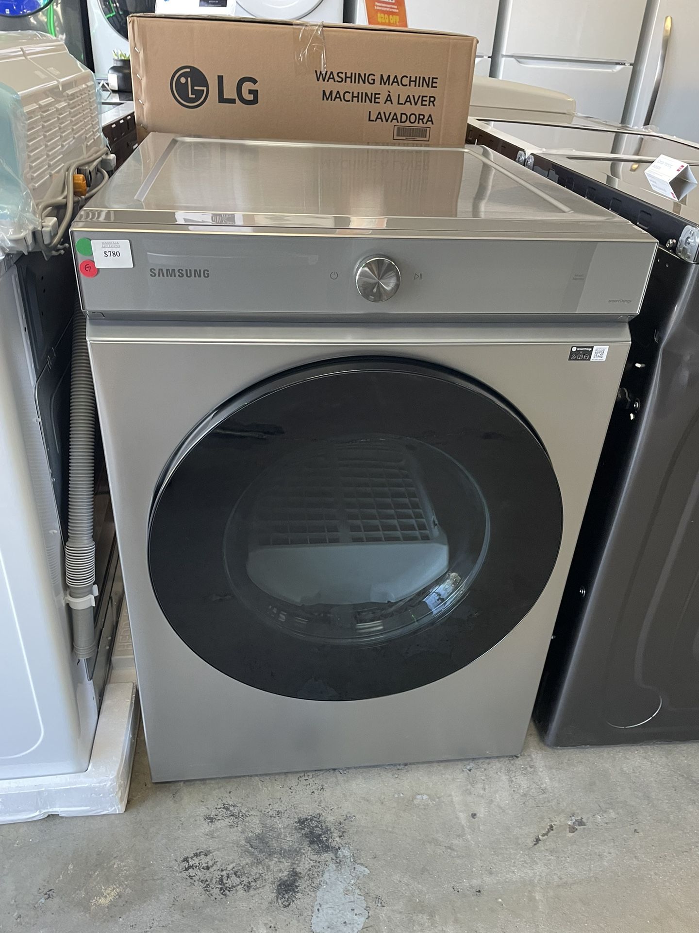 Samsung Bespoke 7.6 cu. ft. Ultra-Capacity Vented Gas Dryer with Super Speed Dry and AI Smart Dial