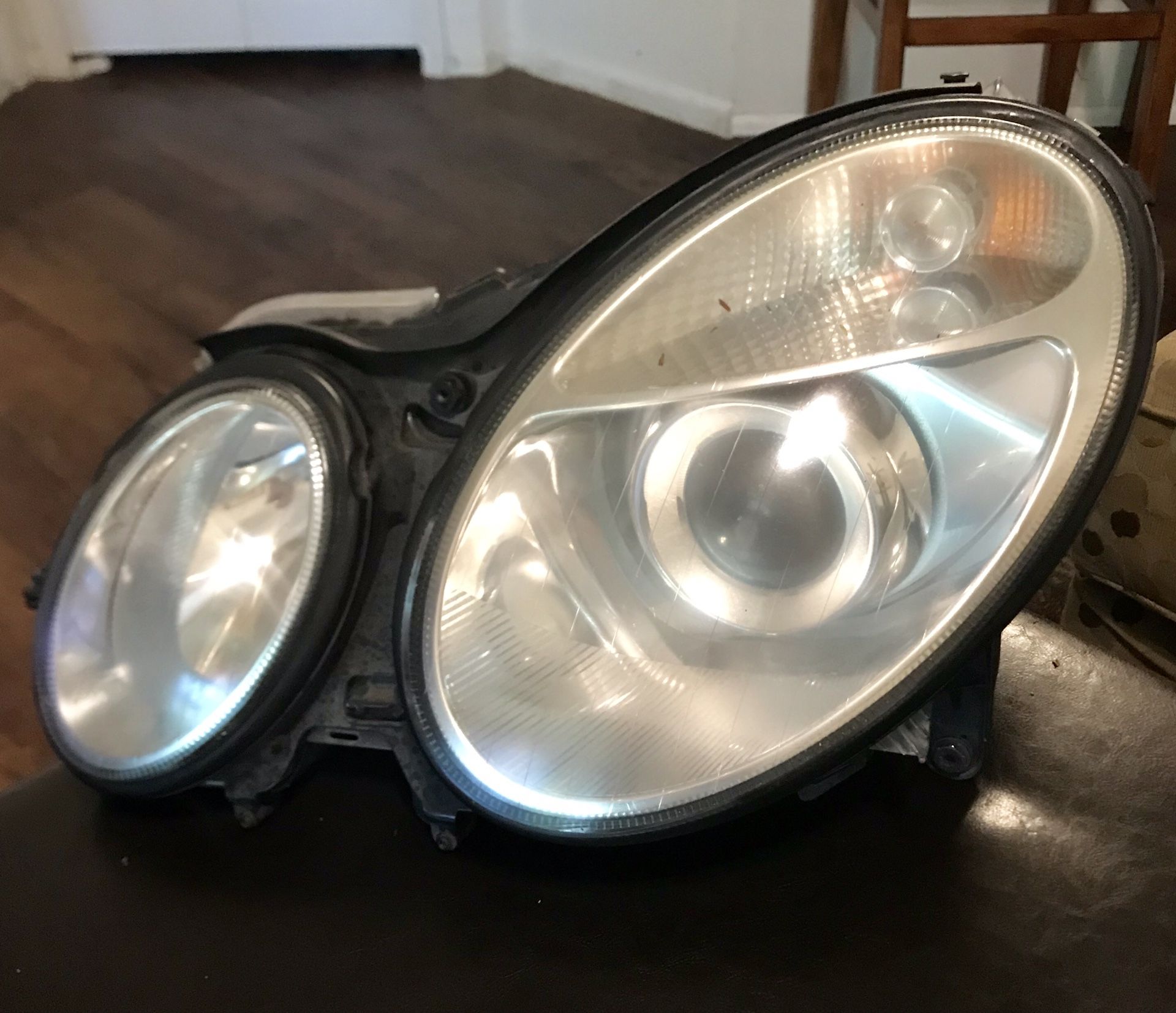 HEAD LAMP-DRIVER SIDE FOR A MERCEDES BENZ E-350 2005-2007....Lámpara delantera lado conductor para Mercedes BENZ E-350 del 2005 al 2007