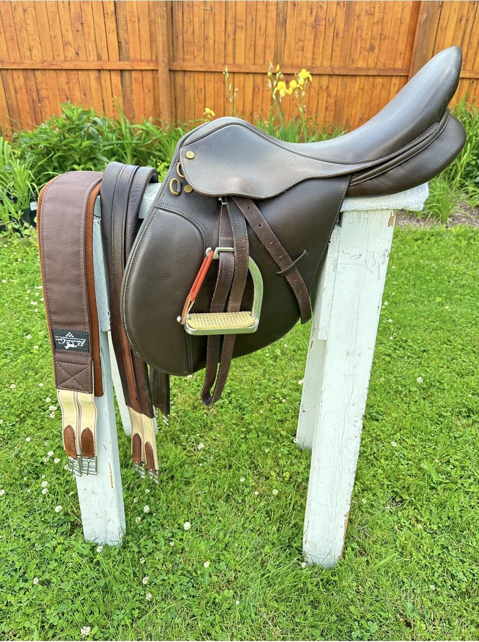 Collegiate Senior Event Saddle
