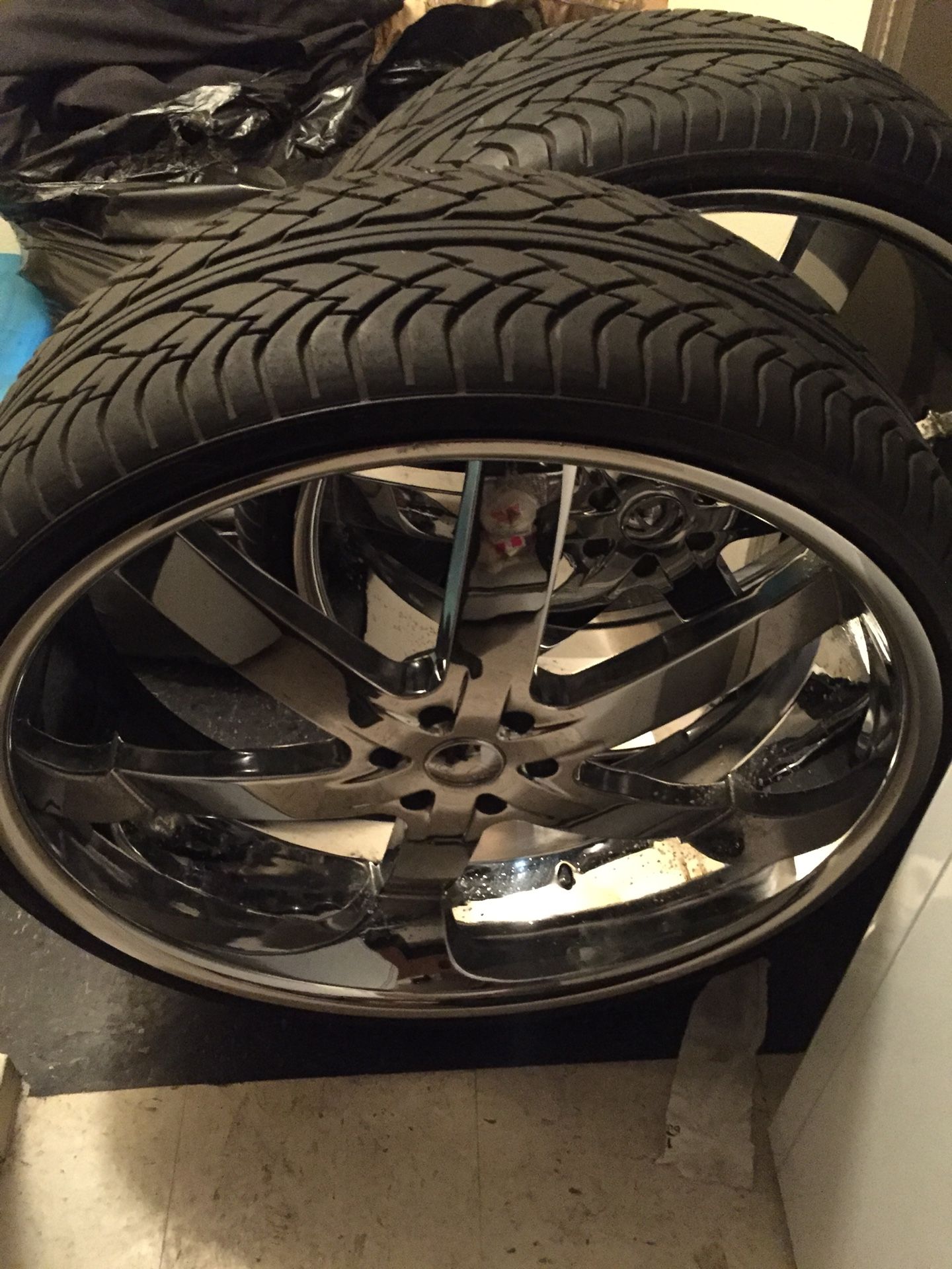28 Inch 6 lug U2 55 Rims-READY FOR YOUR RIDE! 👍🏽
