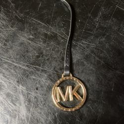 Michael Kors Badge Charm 