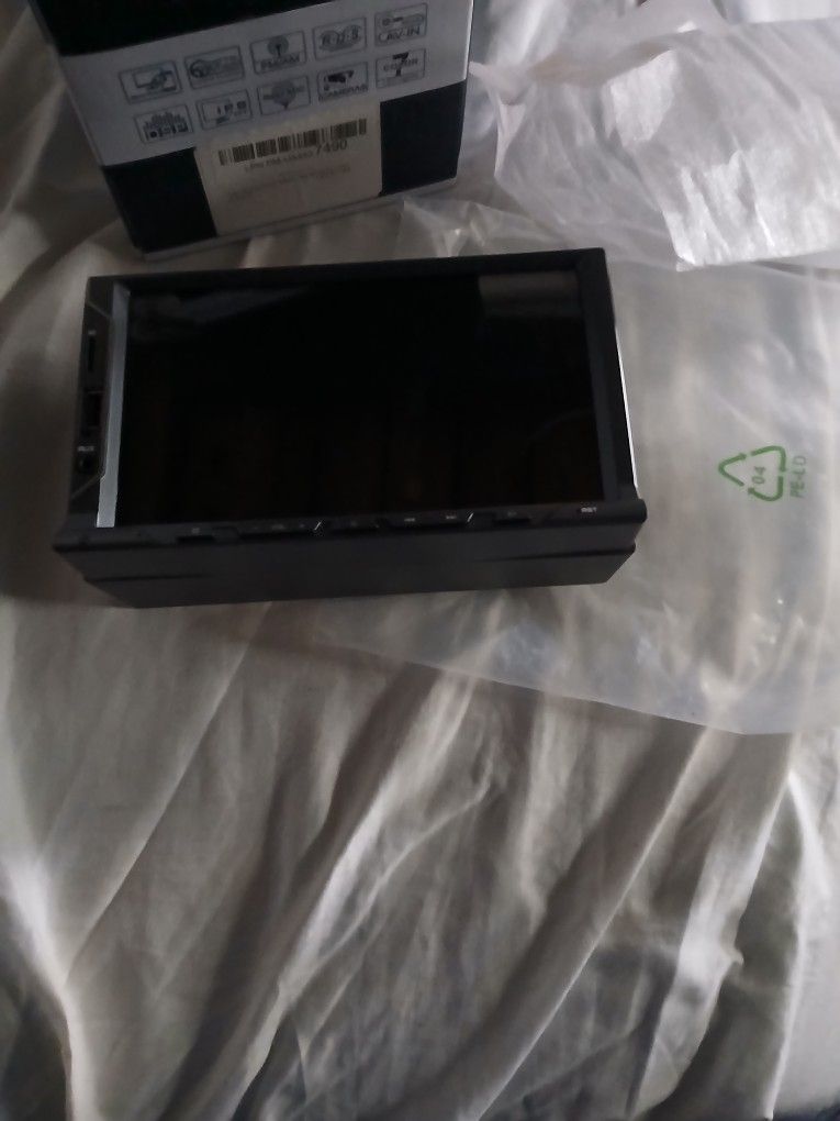 Nunoo 7in  Flat Screen Car Stereo