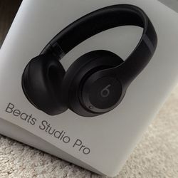 Apple Beats Studio Pro