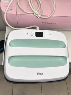 Cricut EasyPress Heat Press Machine – Excellent Condition