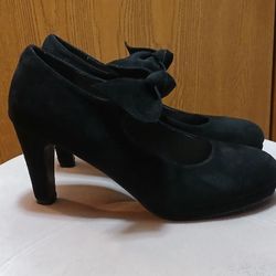Suede Platform Round Toe Pumps Size 11
