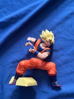 Goku mini figure