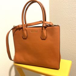 Michael Kors Large Mercer Handbag 