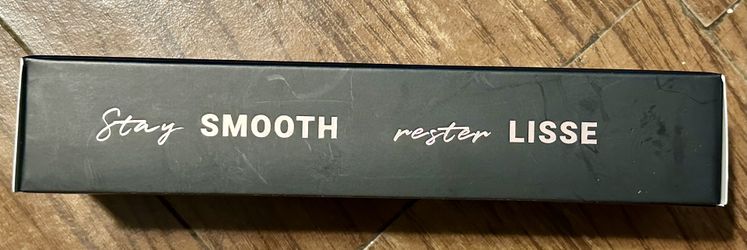 • Beachwaver “BLACK” Prep It Detangling Brush