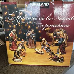 Porcelains Nativity Figurine