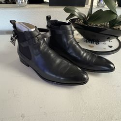 Black Boots 