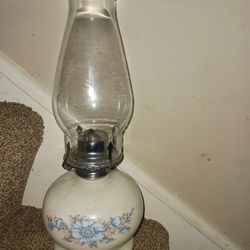 Beautiful Vintage Oil Lamp 