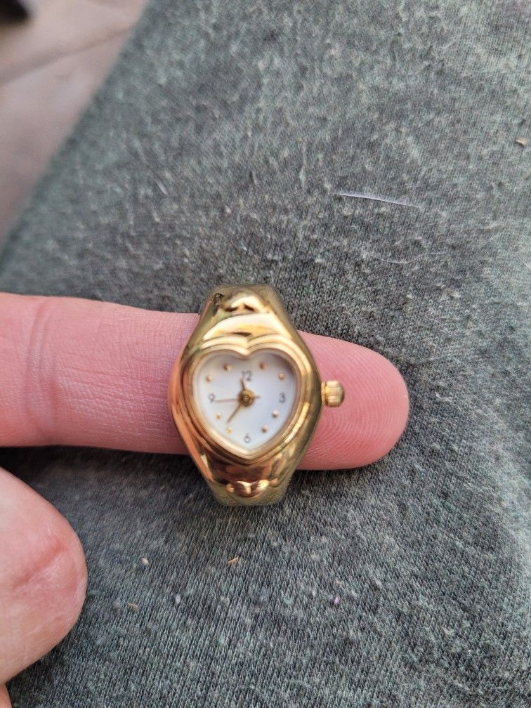 Heart Watch Brand New!! (PLEASE READ DESCRIPTION)