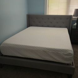QUEEN SIZE BED FRAME WITH MATTRESS 