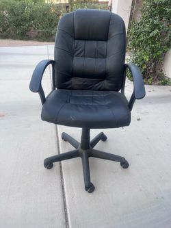 Black Office Chair – Good Condition