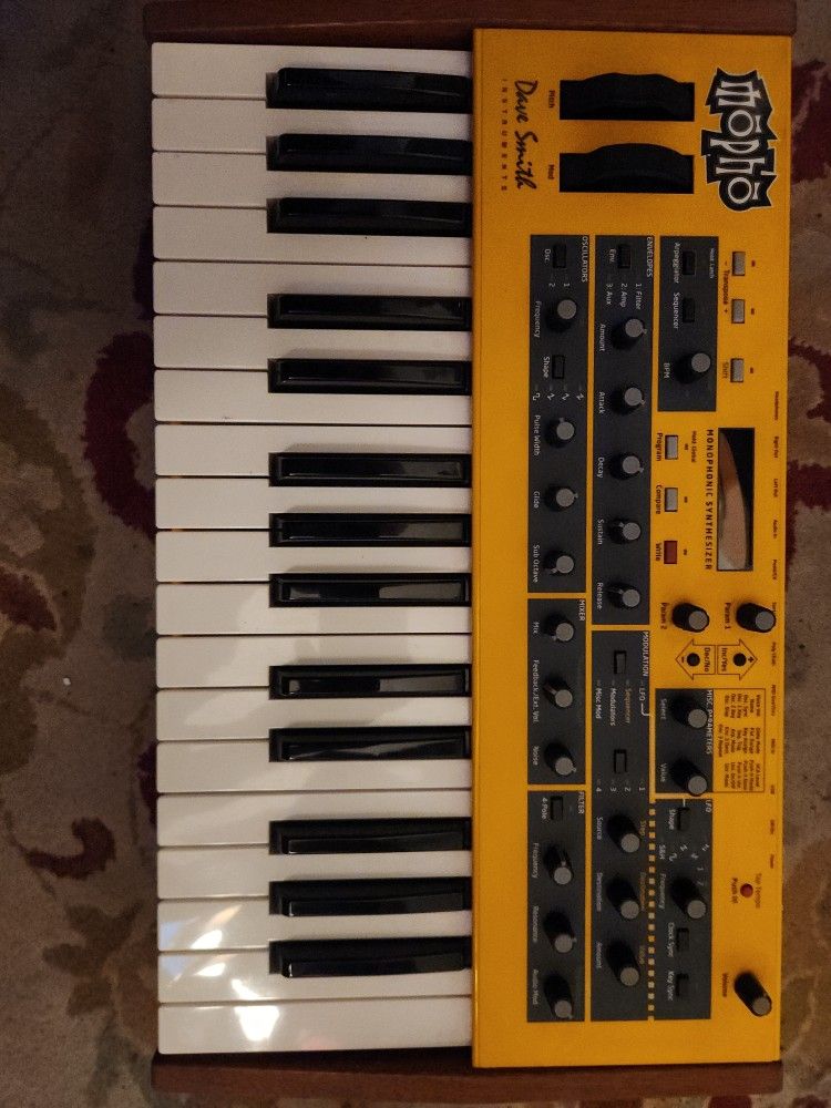 Mopho SE Monophonic Analog Synthesizer